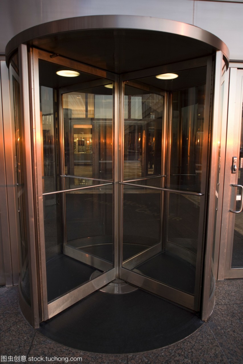 空的旋转门